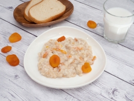 Каша молочная рисовая с курагой 